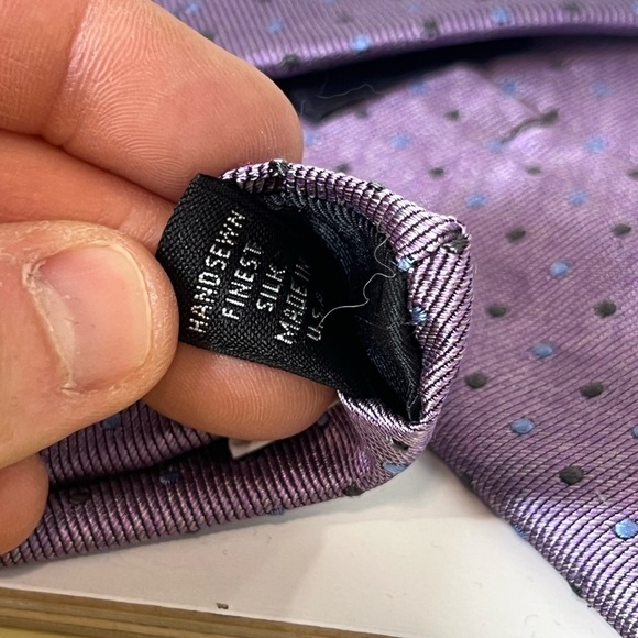 Robert Talbott Carmel Hand Sewn Made in USA 100% Silk Purple Polka Dot Tie - Picture 6 of 9